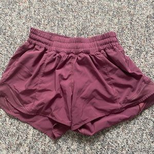 Lululemon Hotty Hot Shorts SIZE: 4